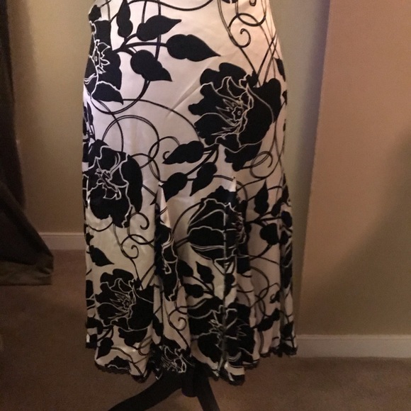 Floral Skirt - Picture 2 of 3